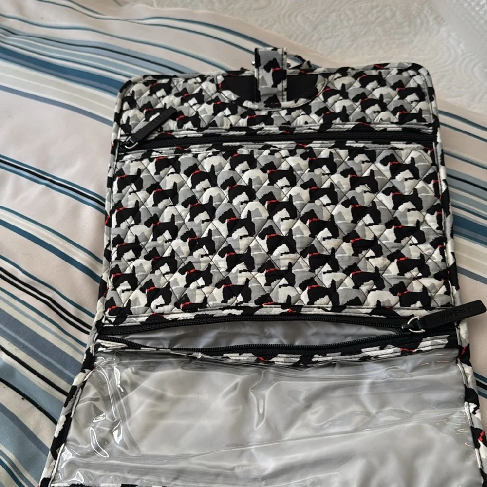 Vera Bradley quilted toiletry bag with little black Scotties. Excel cond. - Picture 3 of 4
